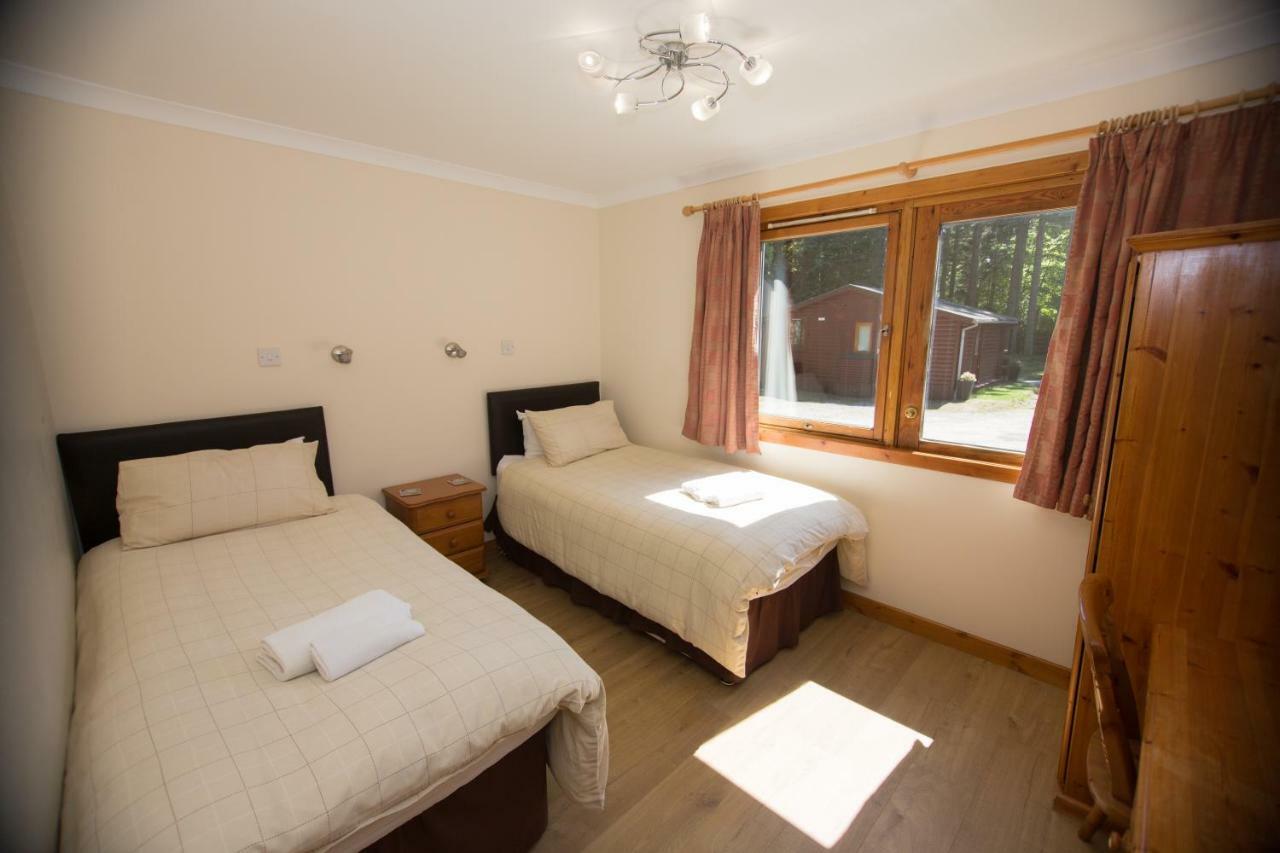 Invercauld Lodges Балатър Екстериор снимка