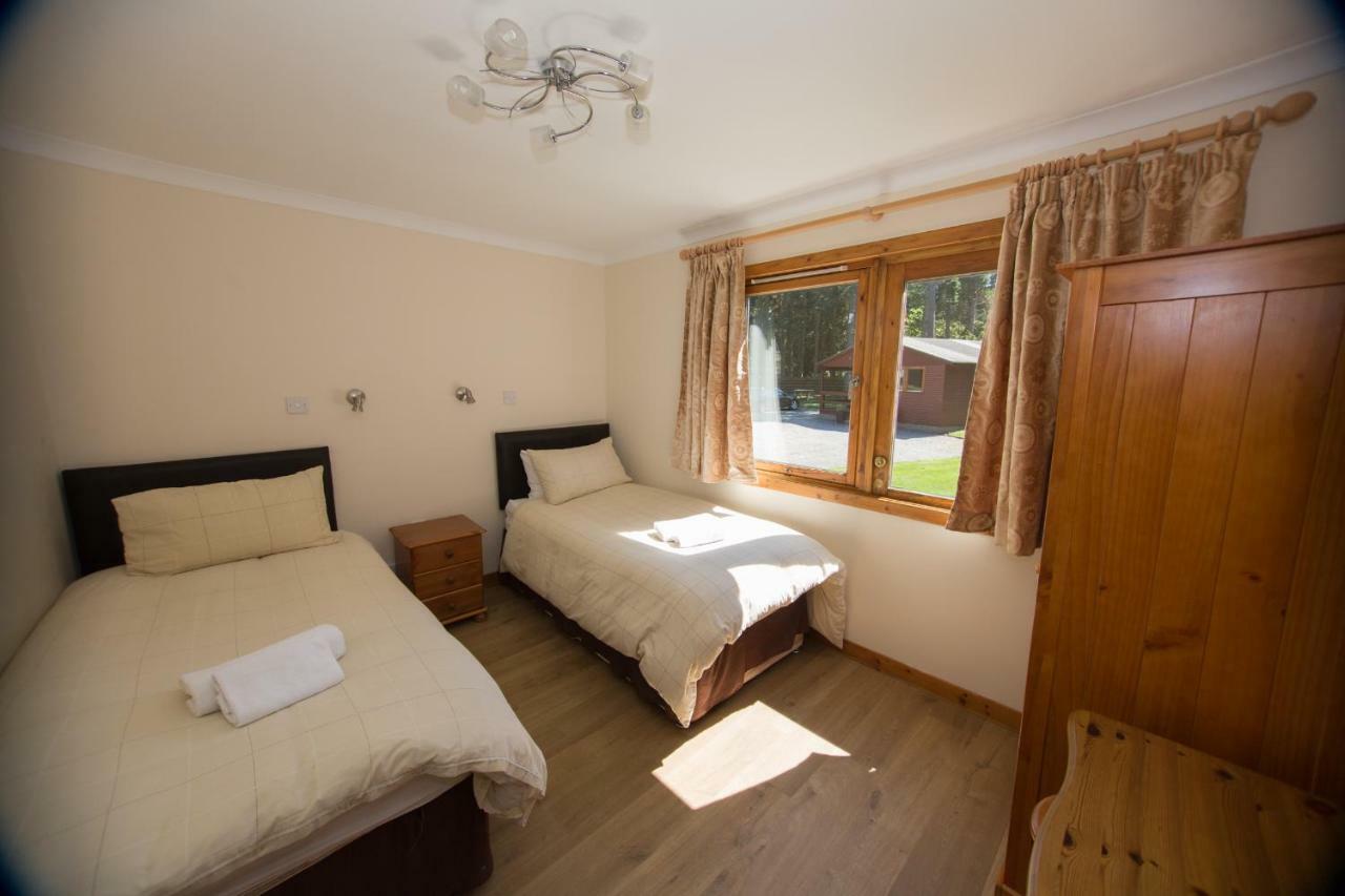 Invercauld Lodges Балатър Екстериор снимка