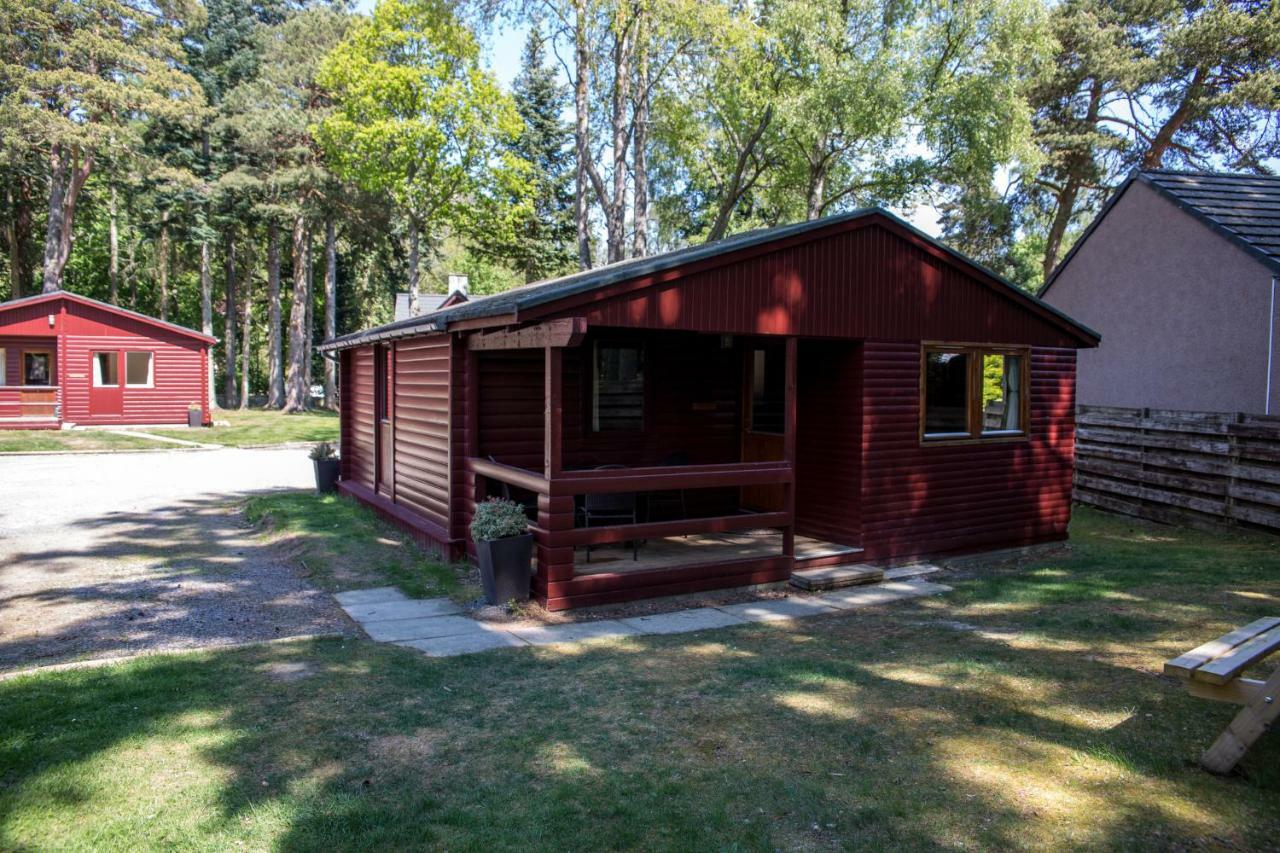 Invercauld Lodges Балатър Екстериор снимка