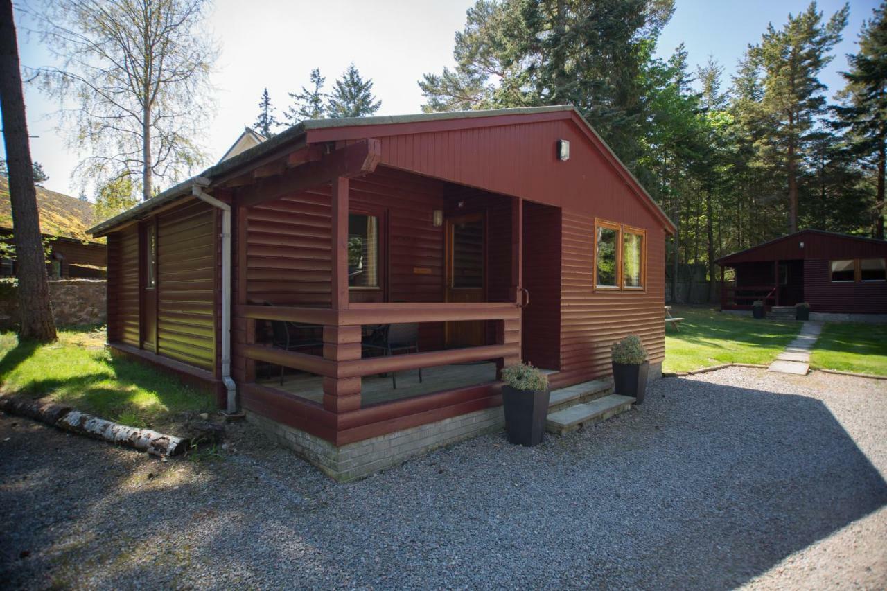 Invercauld Lodges Балатър Екстериор снимка