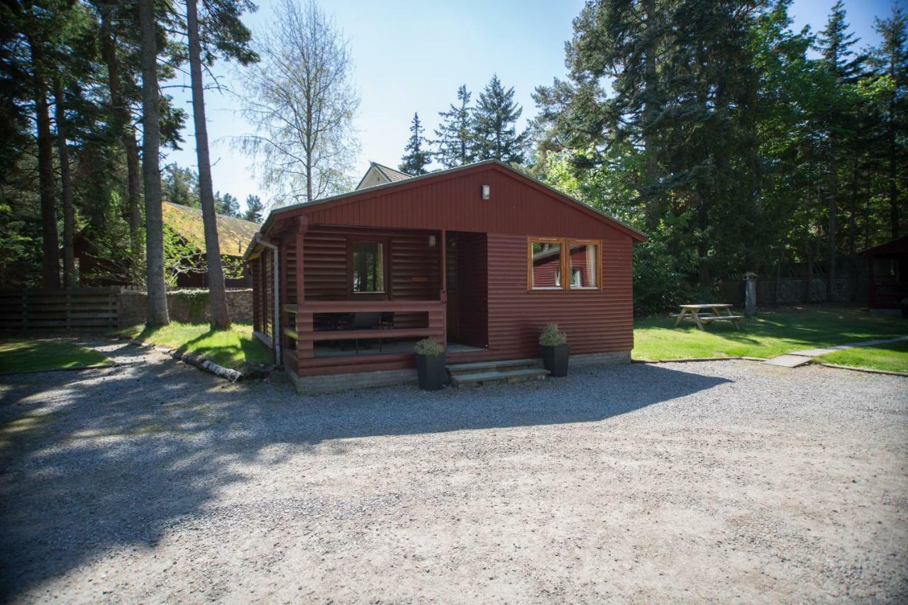 Invercauld Lodges Балатър Екстериор снимка
