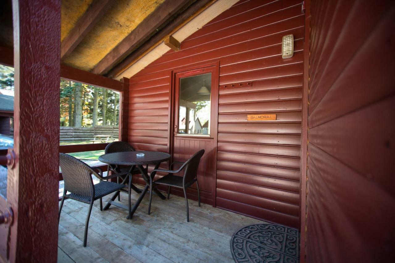 Invercauld Lodges Балатър Екстериор снимка