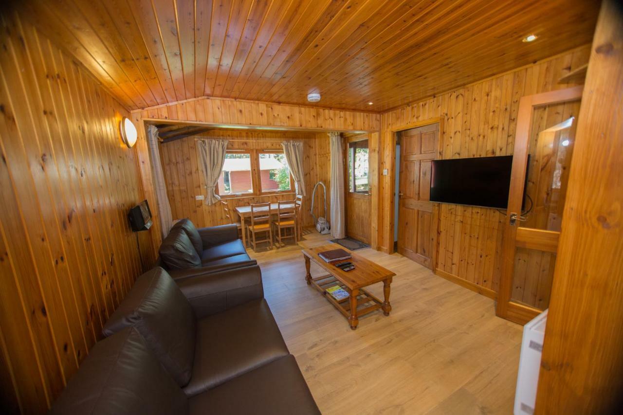 Invercauld Lodges Балатър Екстериор снимка