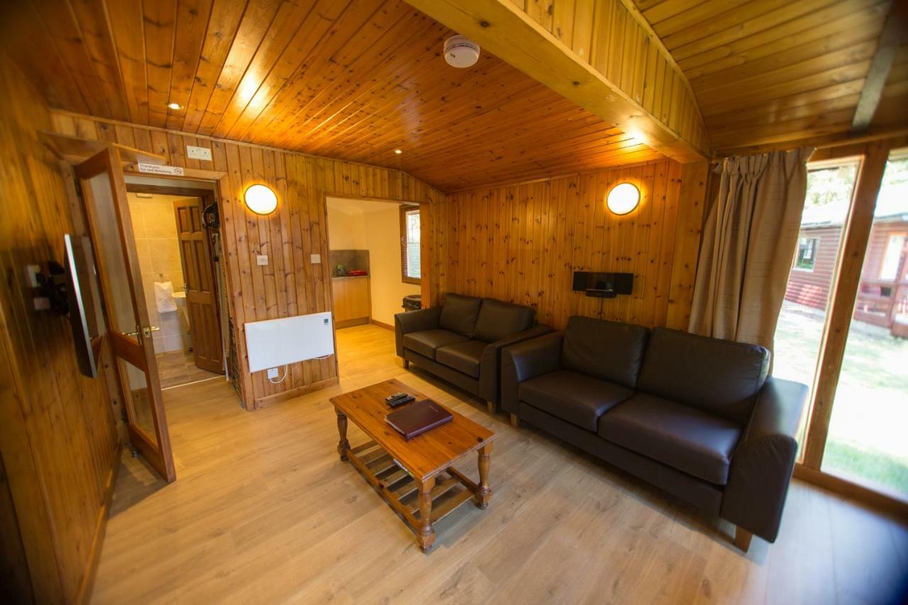 Invercauld Lodges Балатър Екстериор снимка