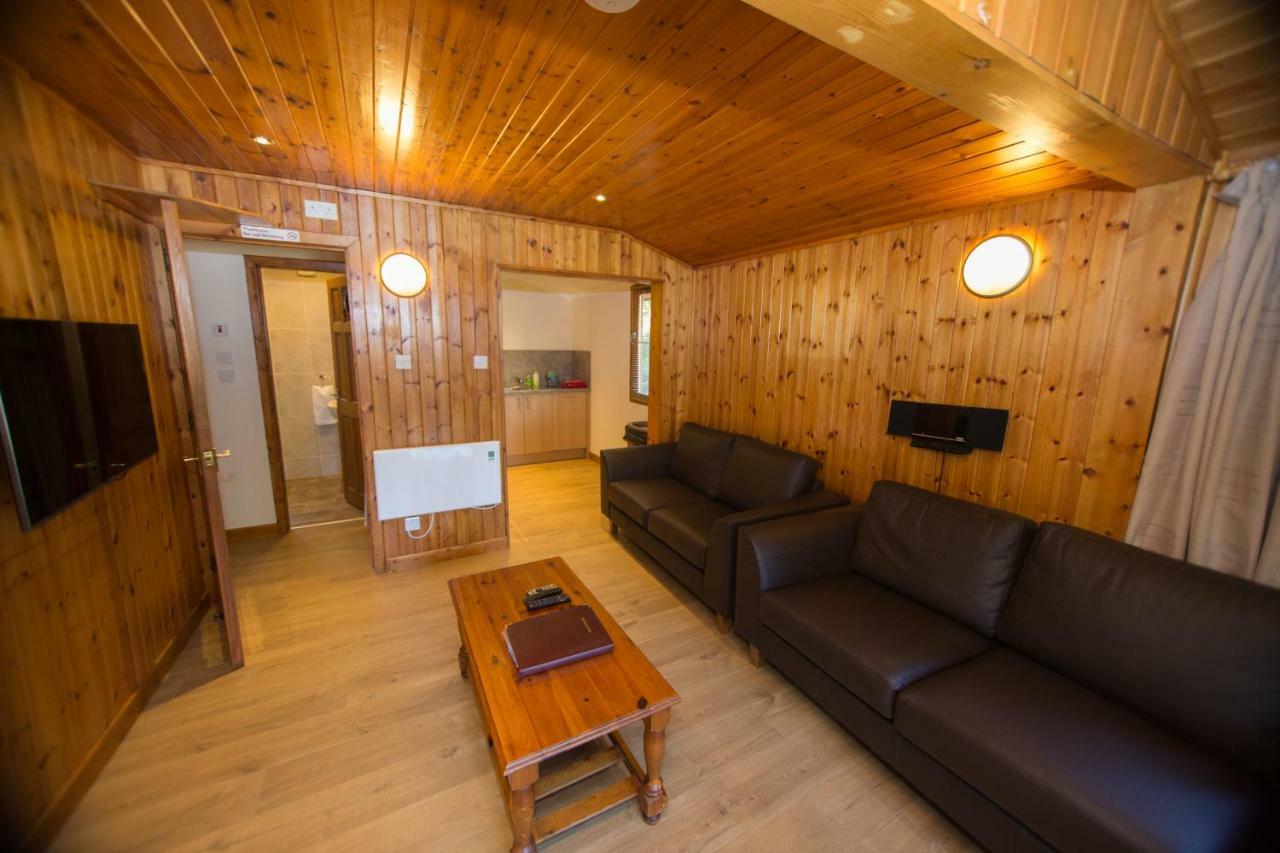 Invercauld Lodges Балатър Екстериор снимка