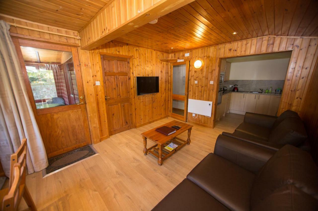 Invercauld Lodges Балатър Екстериор снимка