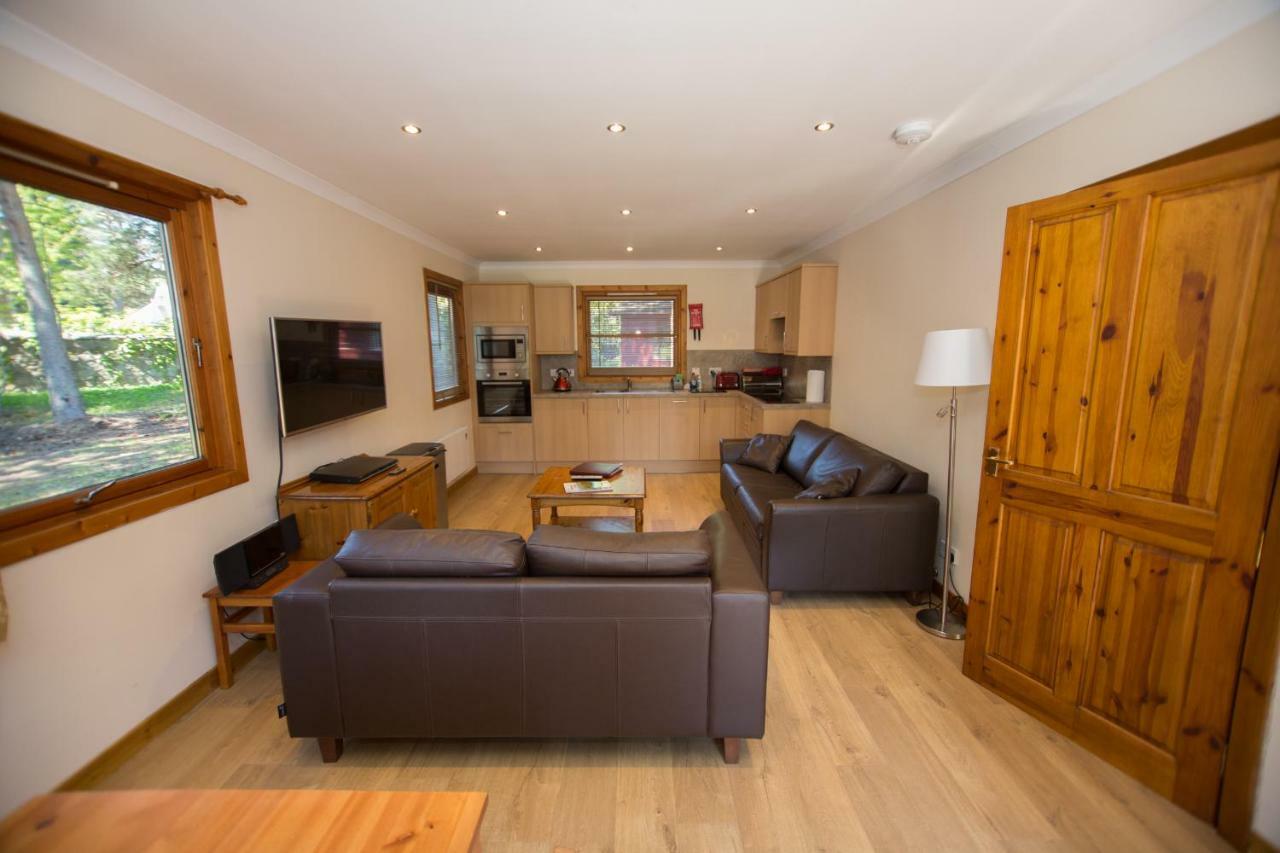 Invercauld Lodges Балатър Екстериор снимка