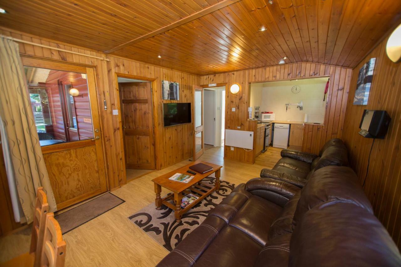 Invercauld Lodges Балатър Екстериор снимка